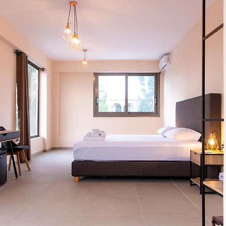 Mini Suites Near Athen'S Airport Free Shuttle From And To Athen'S Airport Spáta Exteriör bild