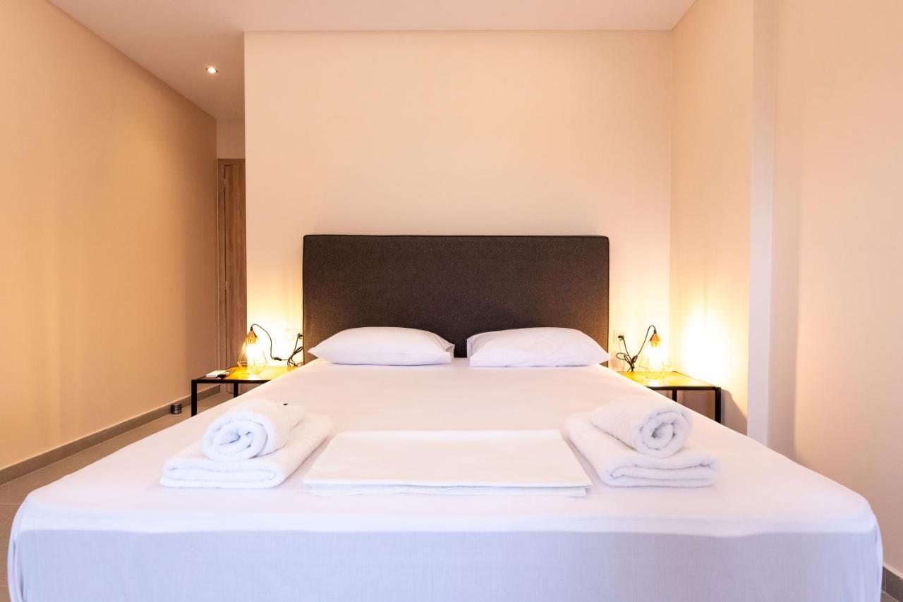 Mini Suites Near Athen'S Airport Free Shuttle From And To Athen'S Airport Spáta Exteriör bild