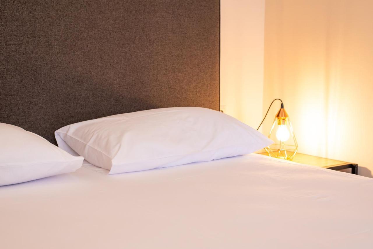Mini Suites Near Athen'S Airport Free Shuttle From And To Athen'S Airport Spáta Exteriör bild
