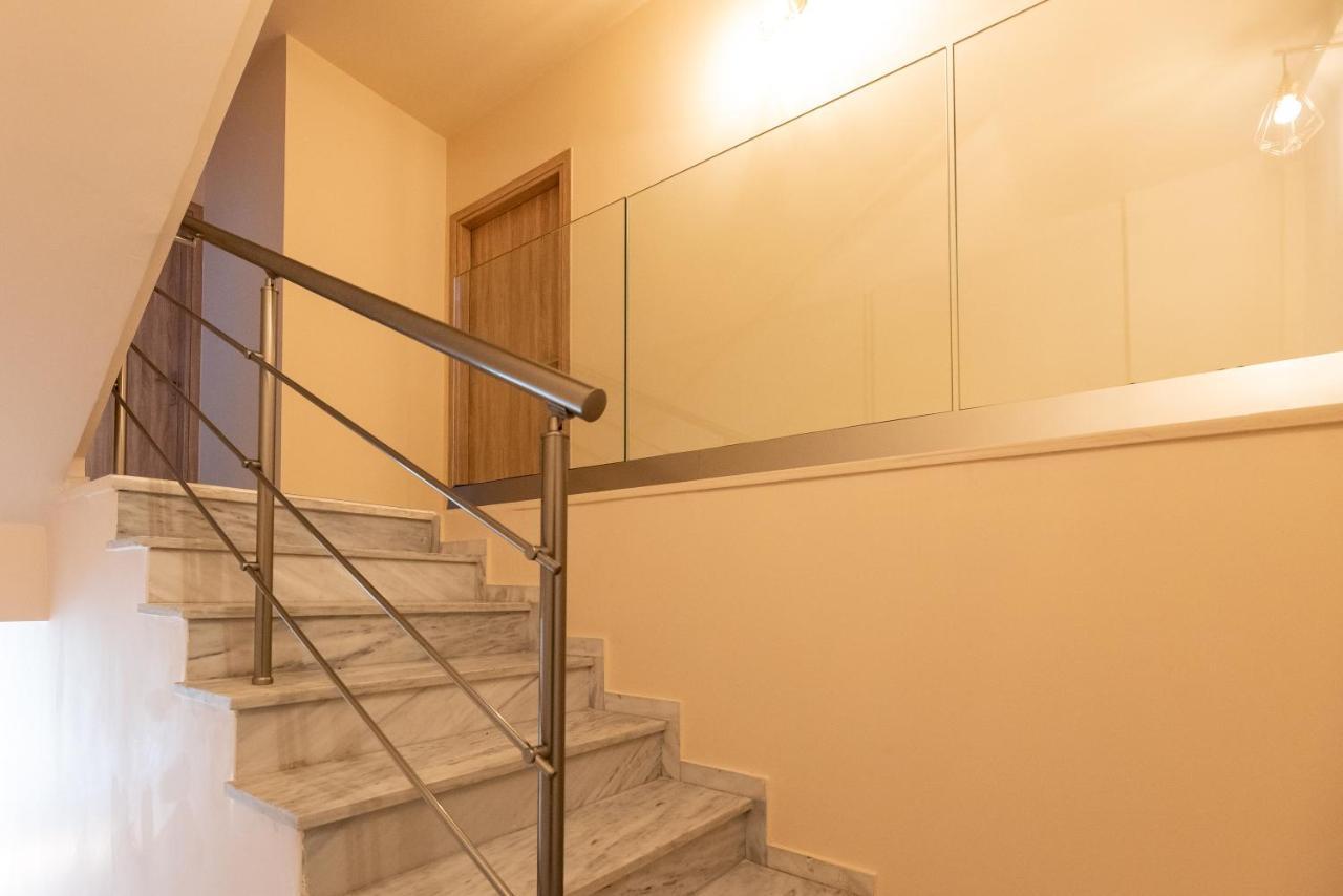 Mini Suites Near Athen'S Airport Free Shuttle From And To Athen'S Airport Spáta Exteriör bild